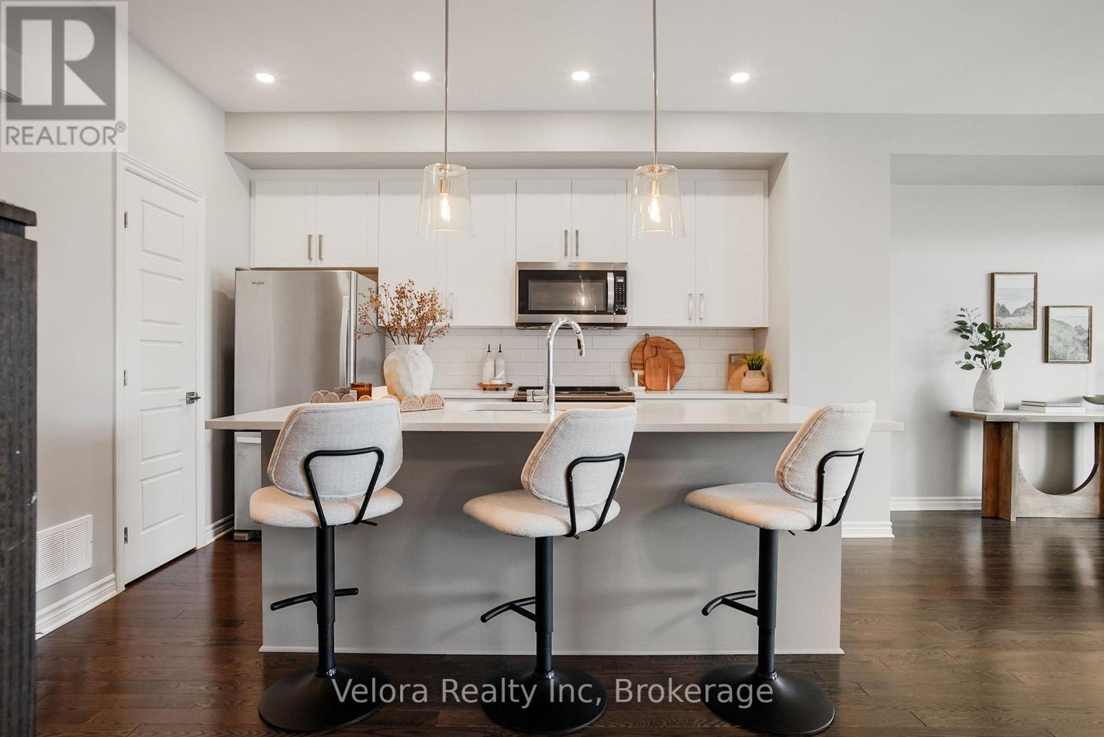 221 Pastel Way Property Photo 11