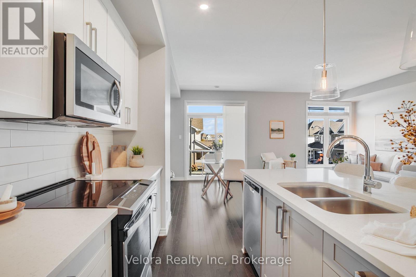 221 Pastel Way Property Photo 14