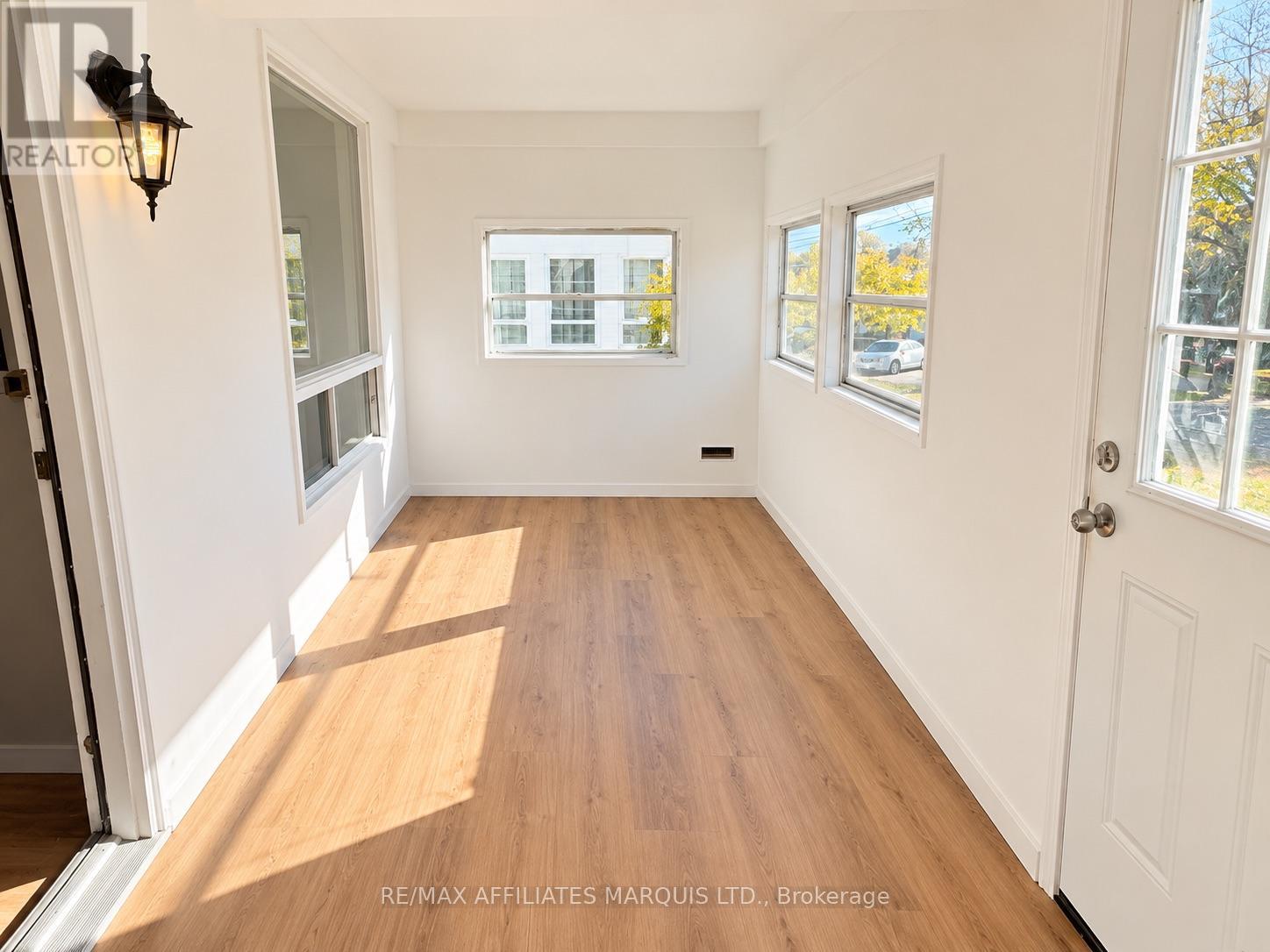 121 Guy Street Property Photo 3