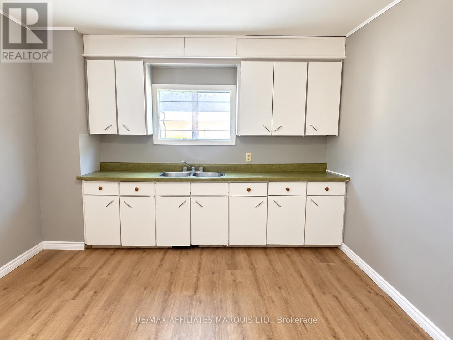 121 Guy Street Property Photo 13