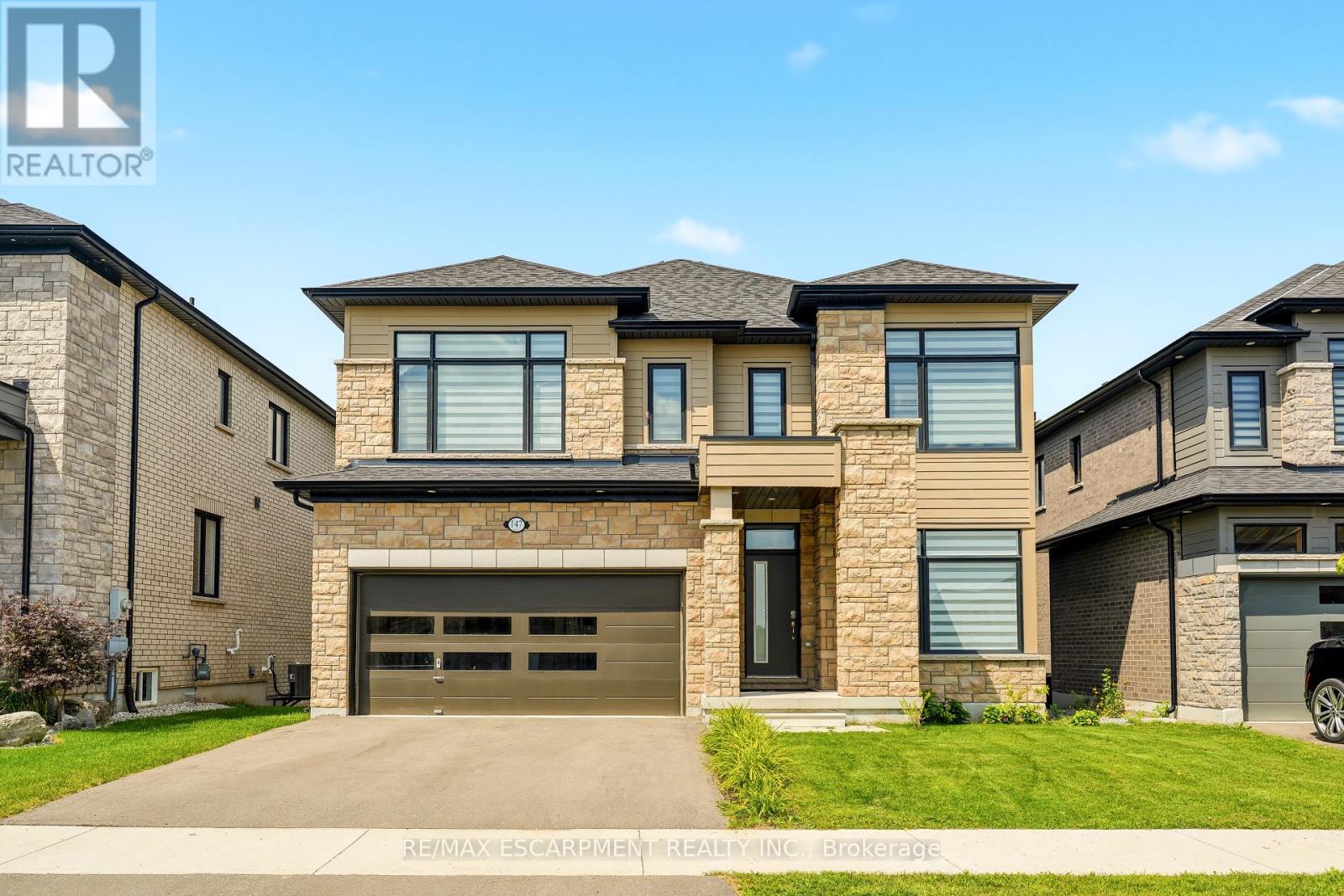 147 MIDLAND PLACE Property Photo 1