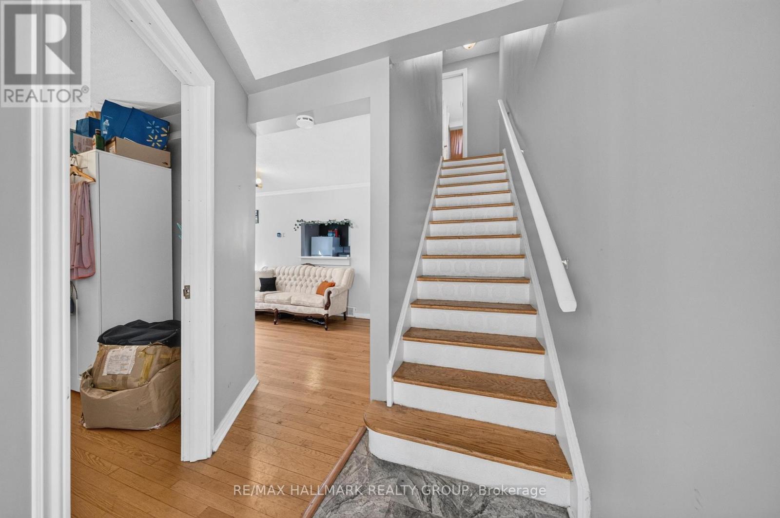 969 Eiffel Avenue Property Photo 3