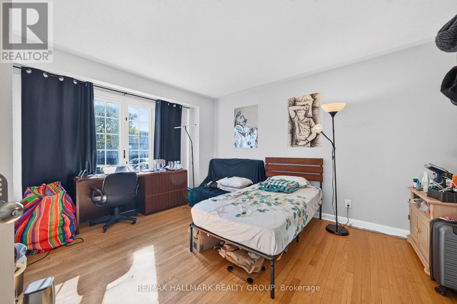969 Eiffel Avenue Property Photo 4