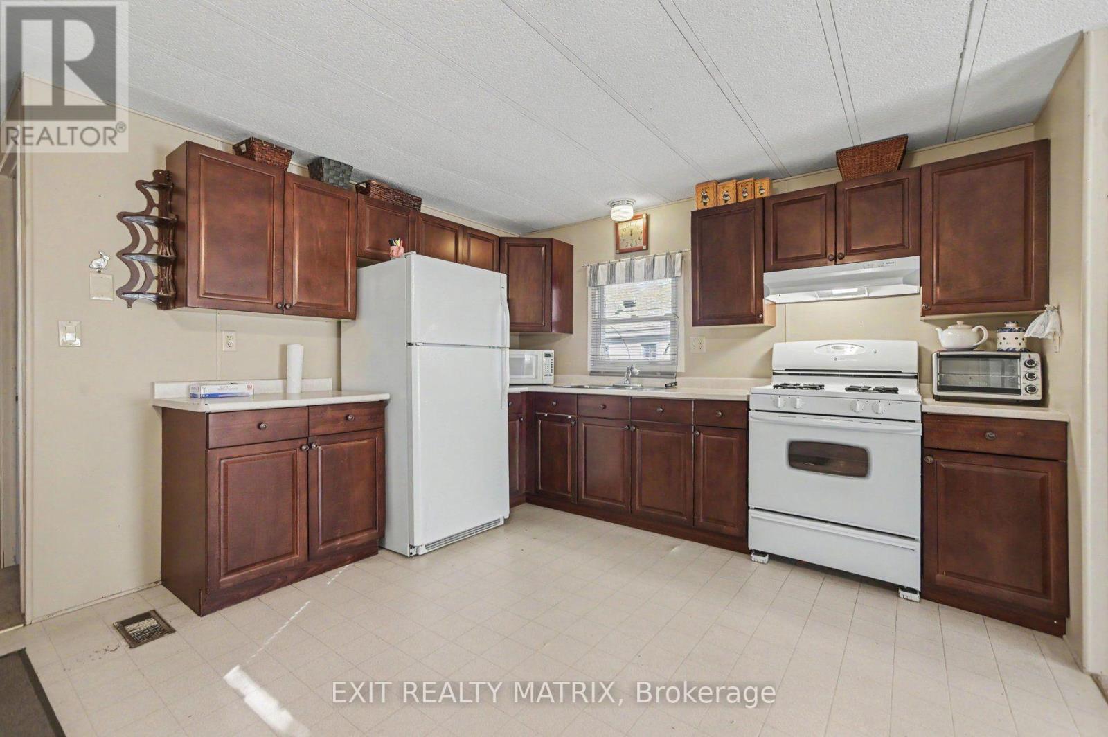 8891 Lynnwood Park Private Property Photo 8