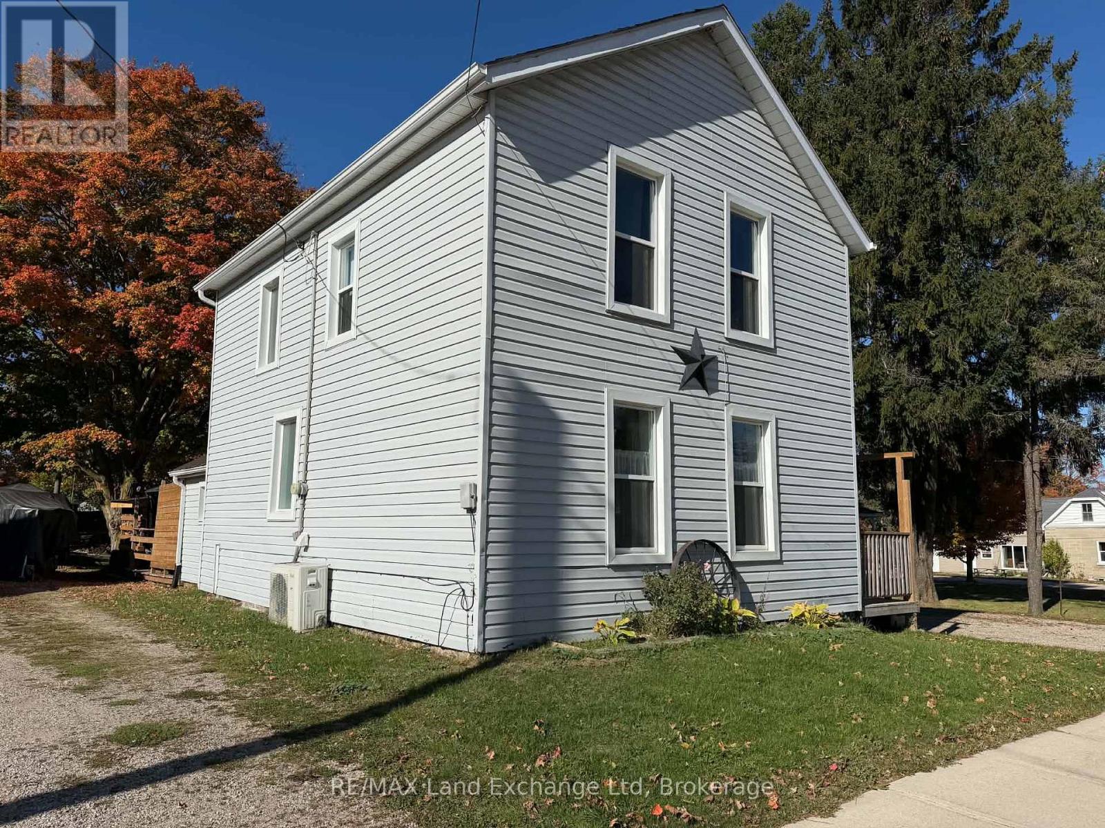 52 Clinton Street S Property Photo 4