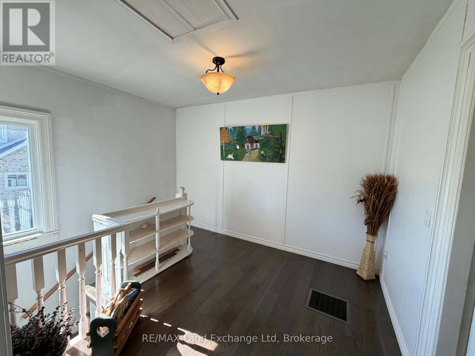 52 Clinton Street S Property Photo 19