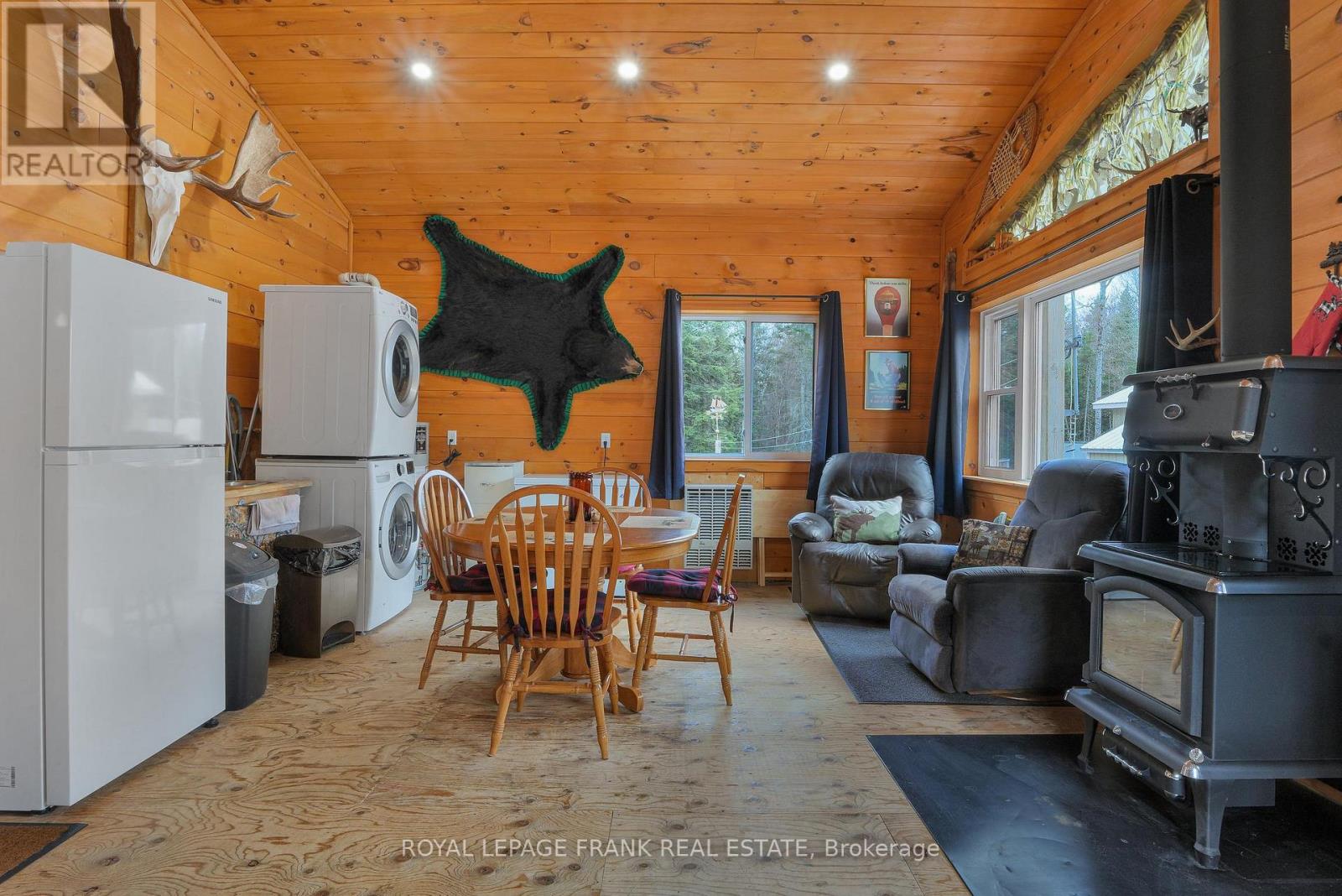 989 North Mckenzie Lake Road Property Photo 10