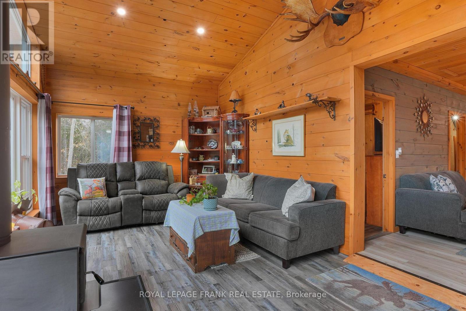 989 North Mckenzie Lake Road Property Photo 16
