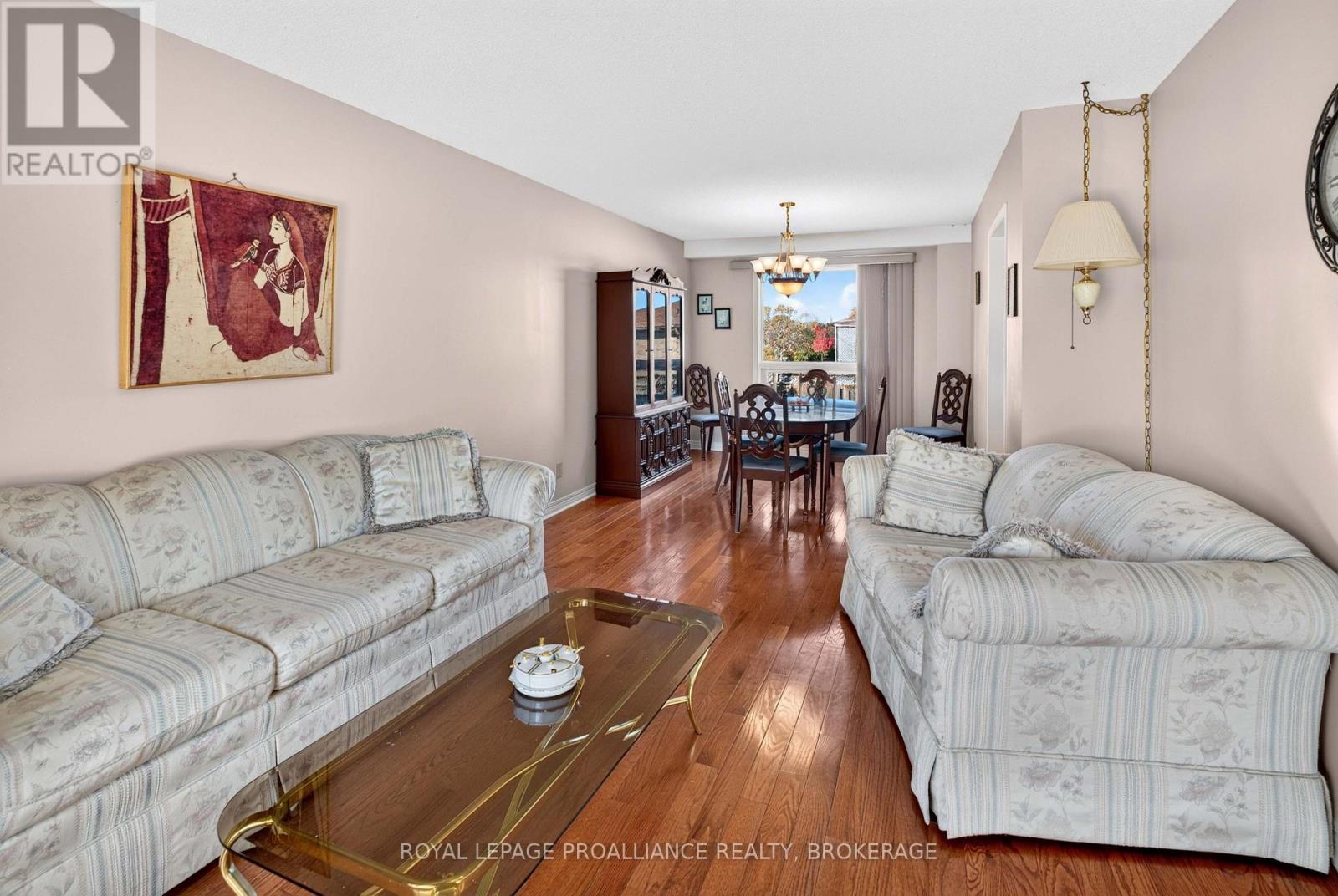 323 Sunrise Crescent Property Photo 6