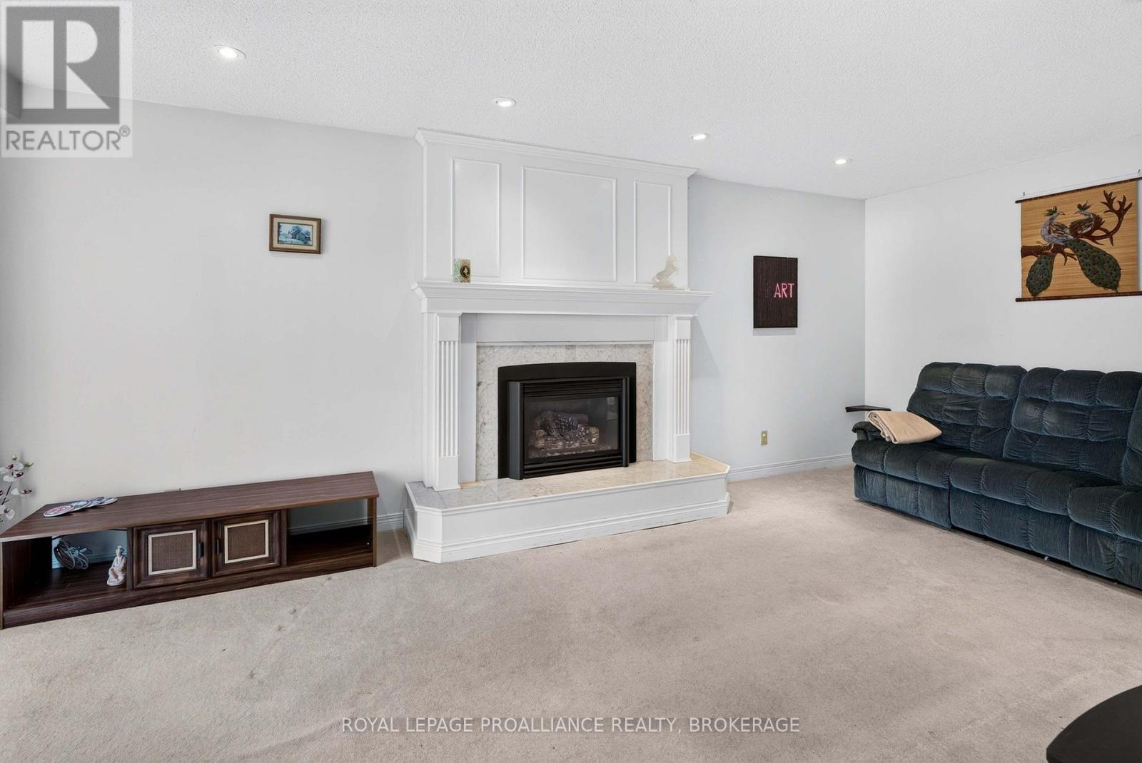 323 Sunrise Crescent Property Photo 15