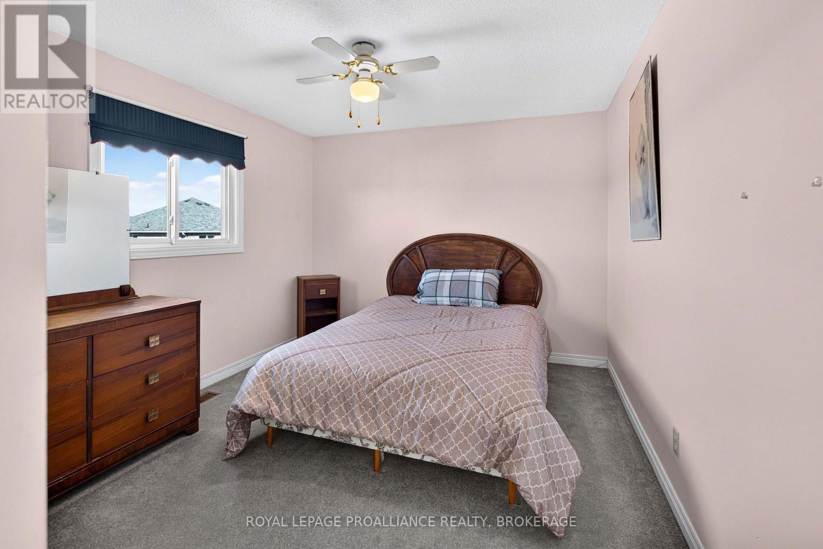 323 Sunrise Crescent Property Photo 25