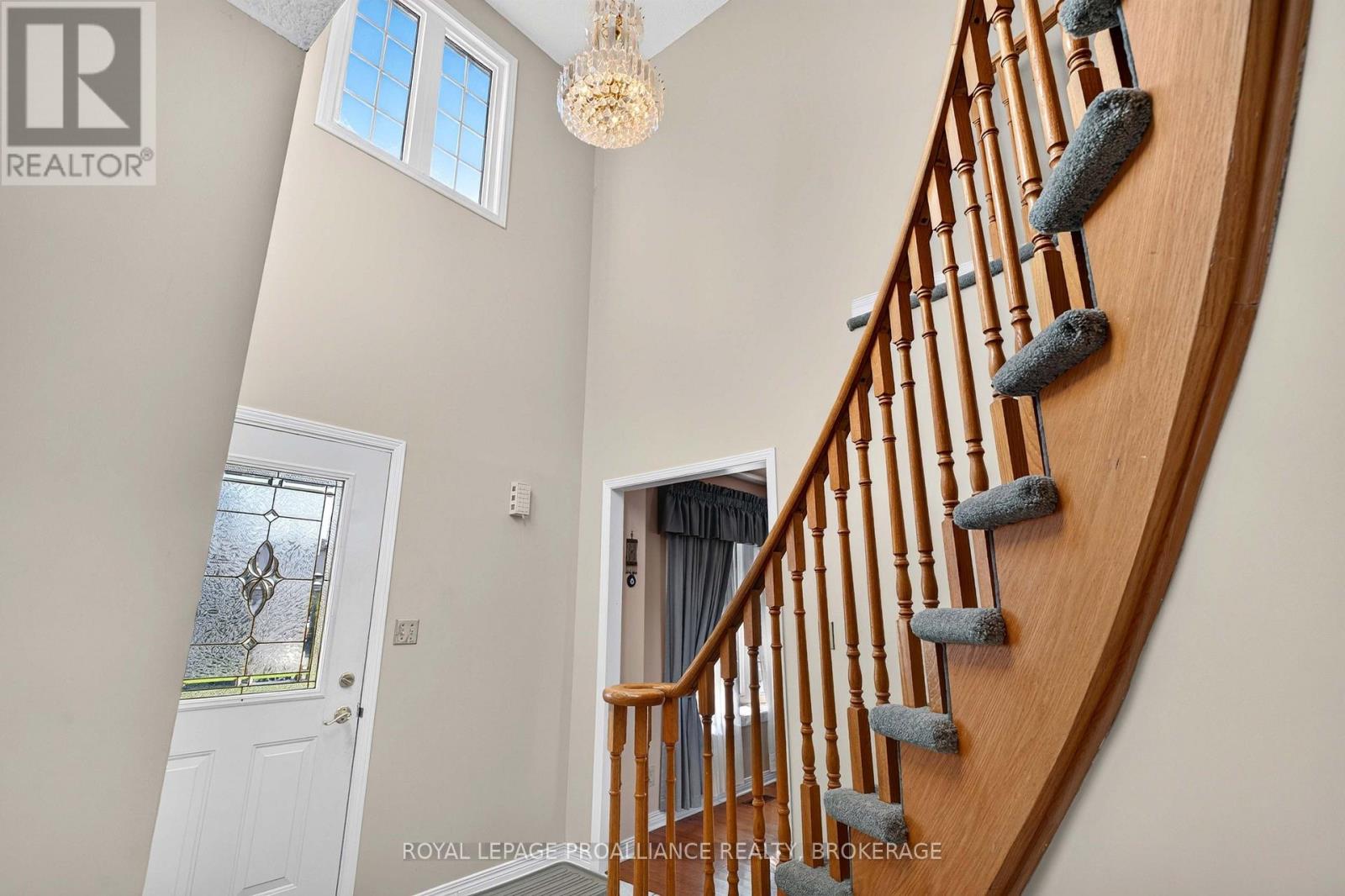 323 Sunrise Crescent Property Photo 33
