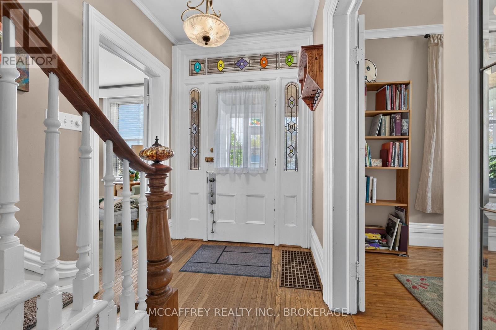 15 Graham Street E Property Photo 7