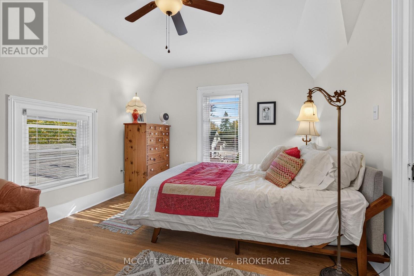 15 Graham Street E Property Photo 25