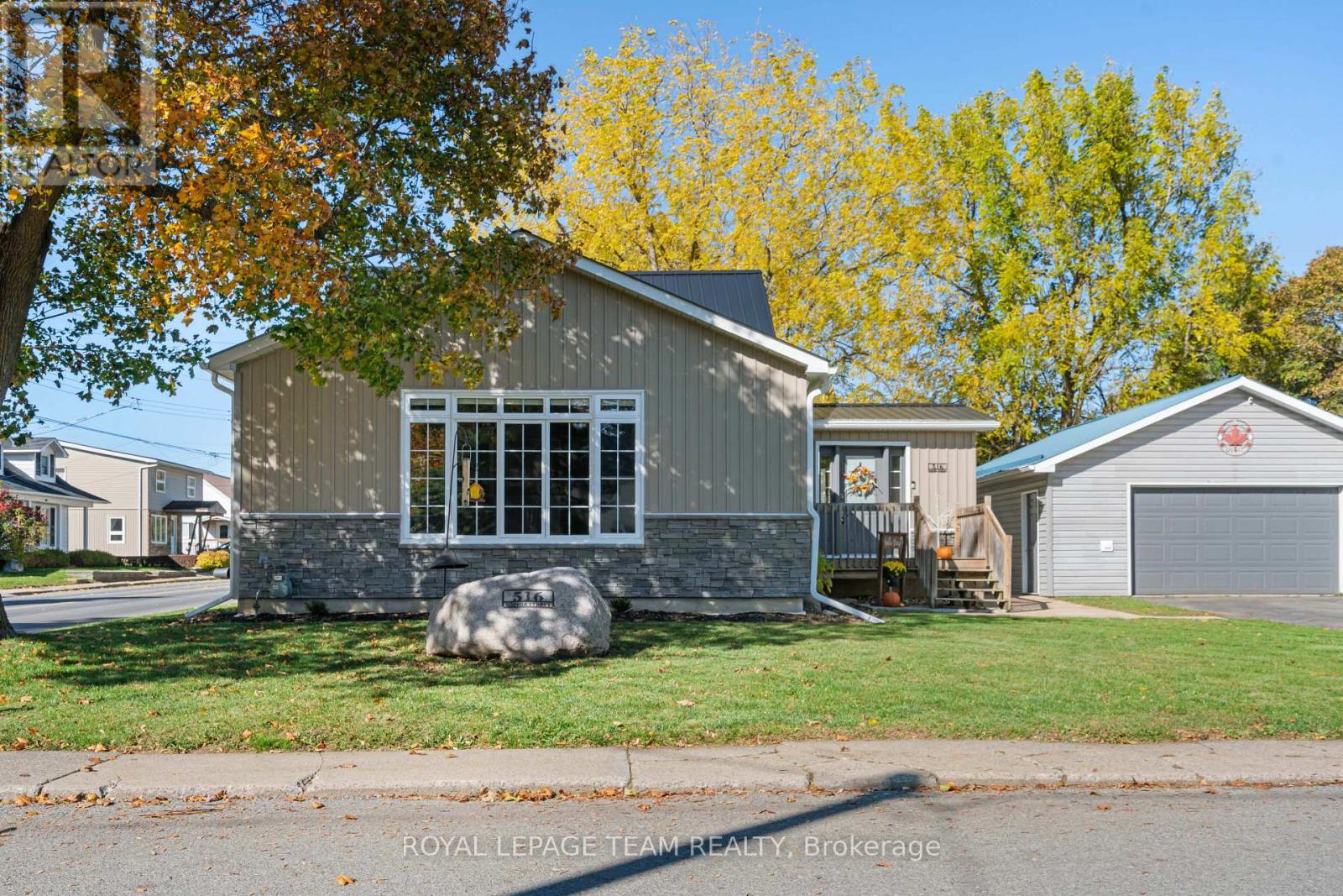 516 Sophia Street Property Photo 3