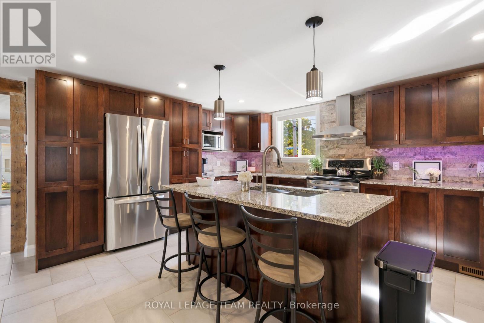 516 Sophia Street Property Photo 11