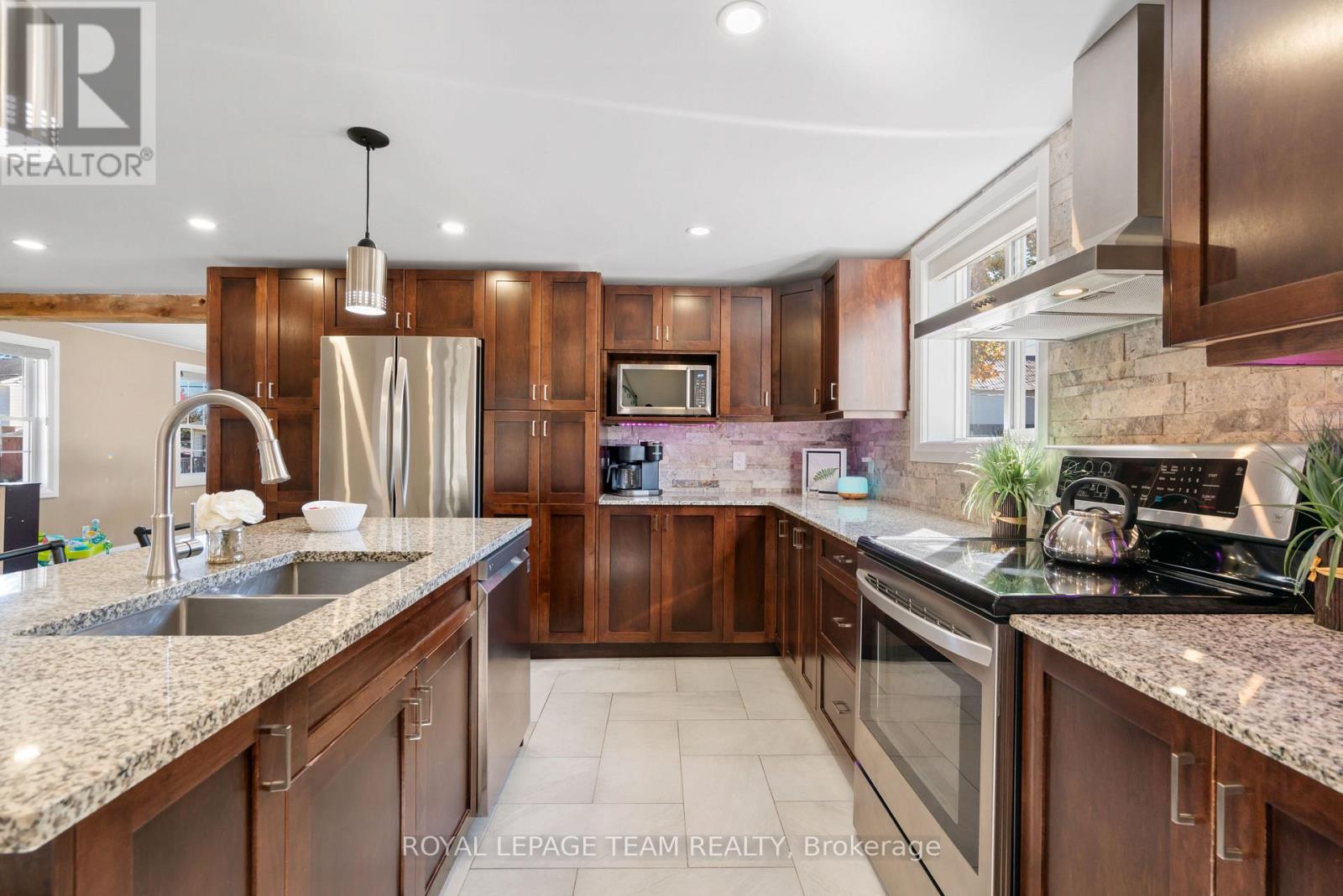 516 Sophia Street Property Photo 12