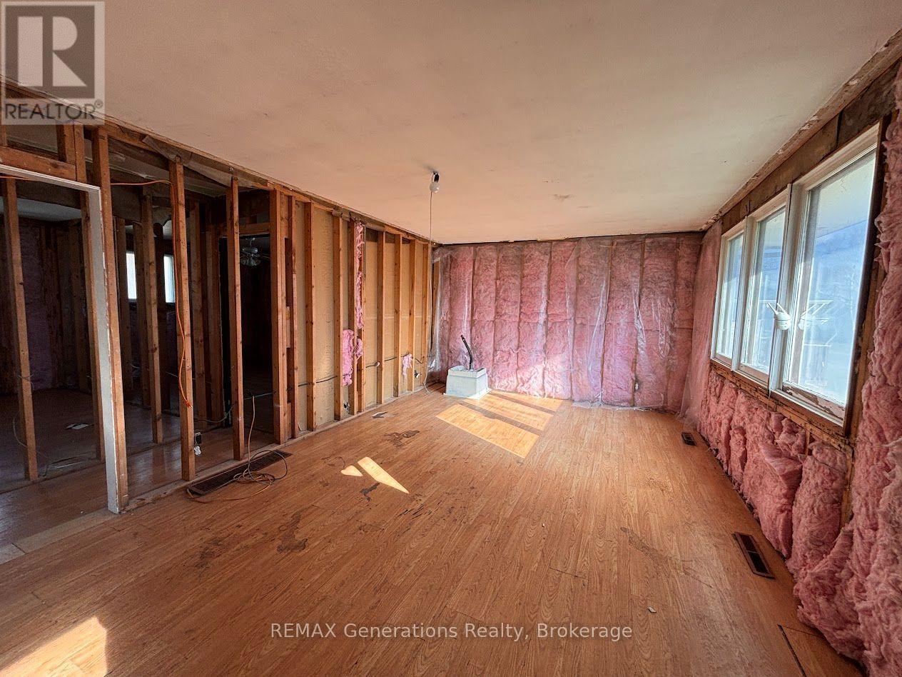 10 Adjala Avenue Property Photo 4