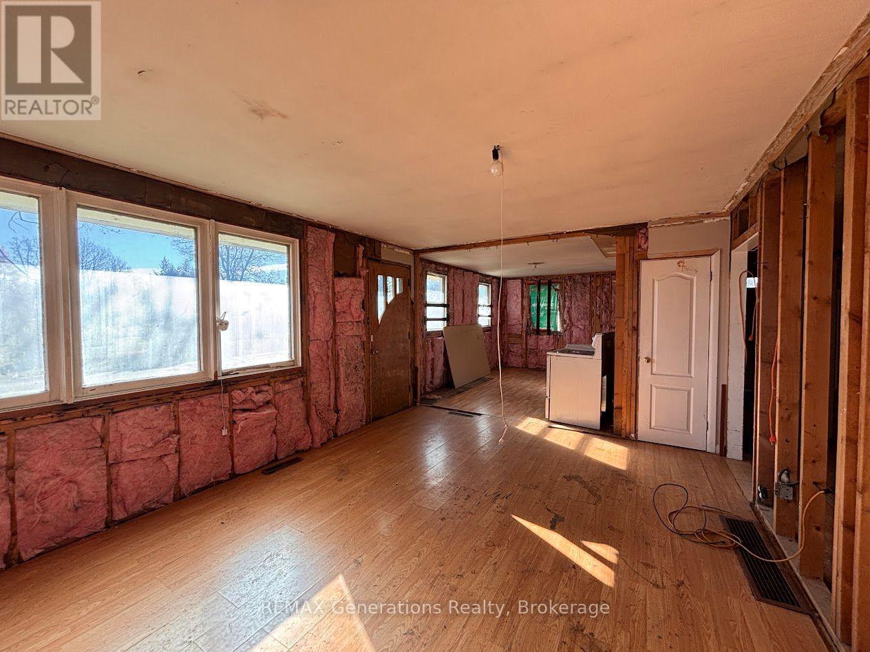 10 Adjala Avenue Property Photo 5
