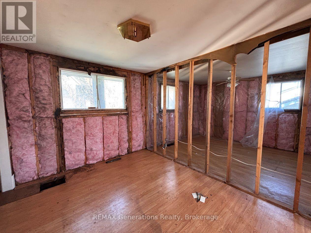 10 Adjala Avenue Property Photo 7