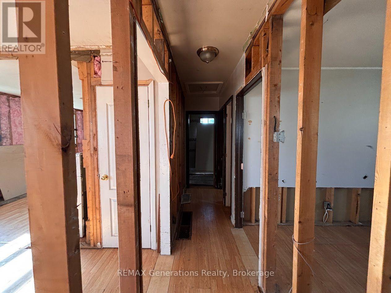 10 Adjala Avenue Property Photo 10
