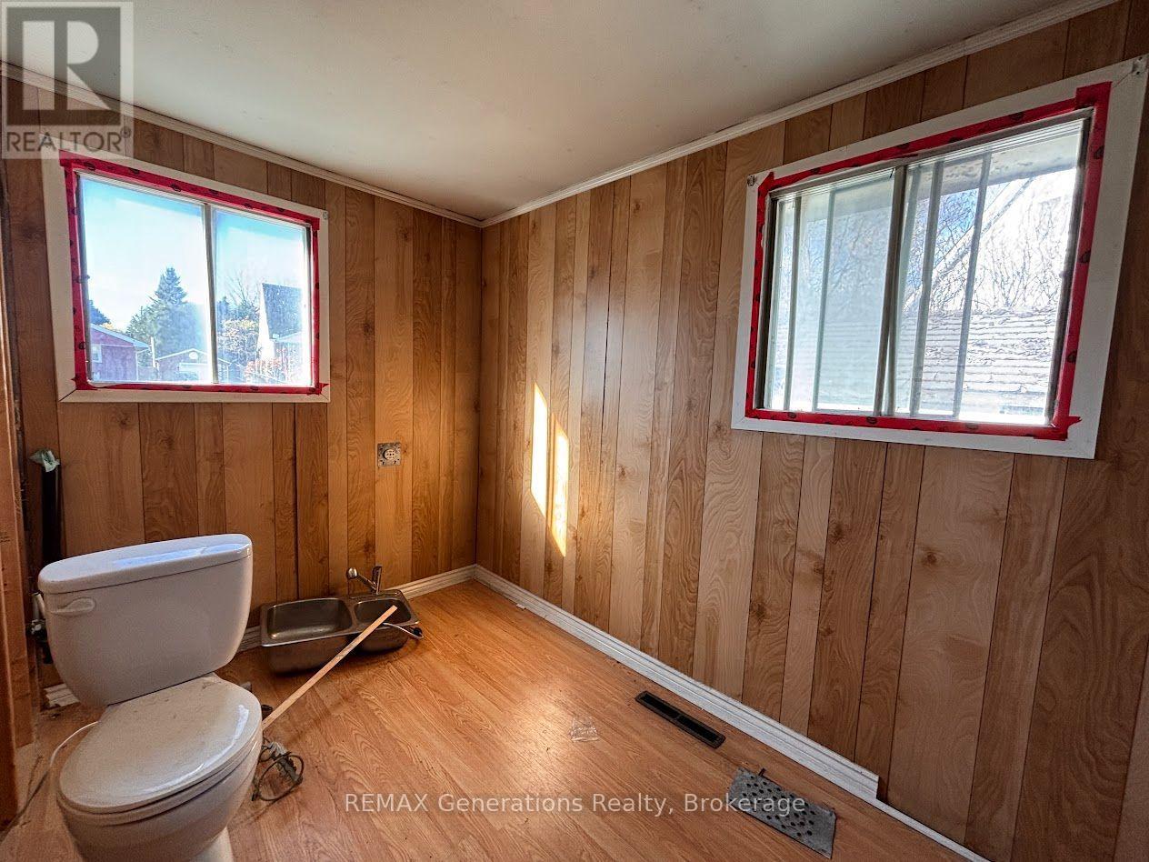 10 Adjala Avenue Property Photo 12