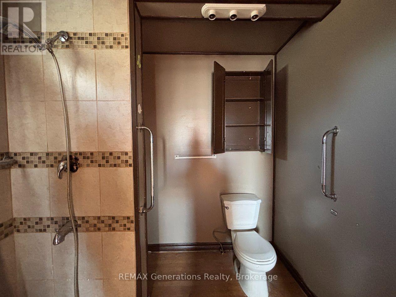 10 Adjala Avenue Property Photo 15