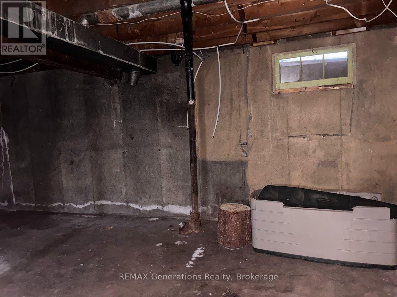 10 Adjala Avenue Property Photo 19