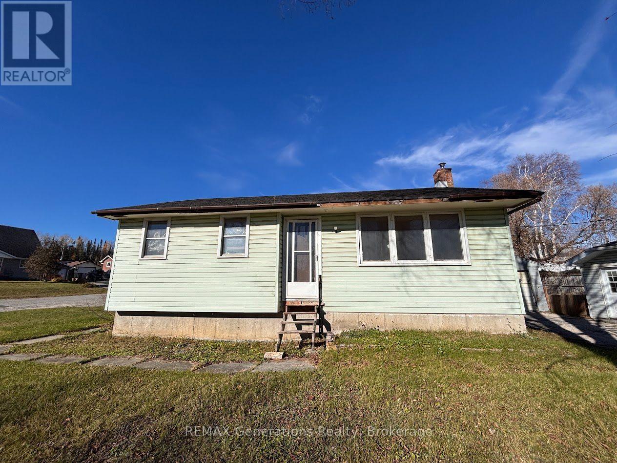 10 Adjala Avenue Property Photo 23