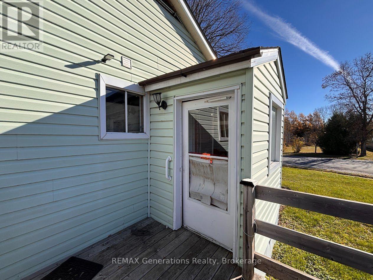 10 Adjala Avenue Property Photo 24