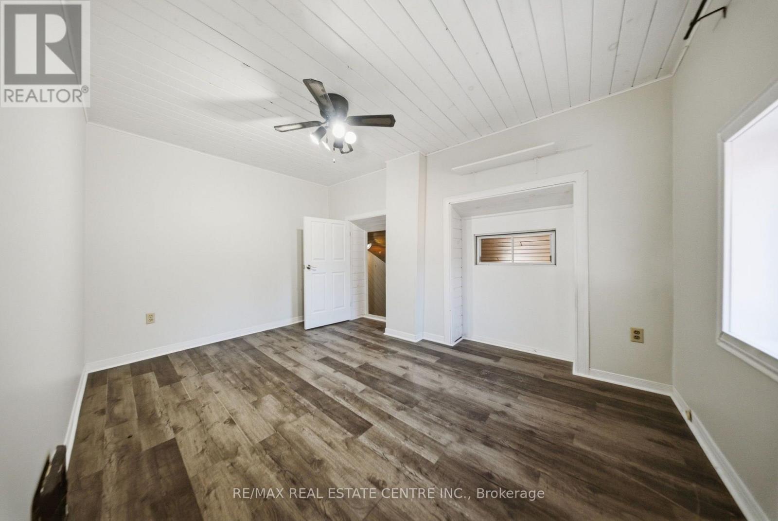 301 Main Street W Property Photo 22