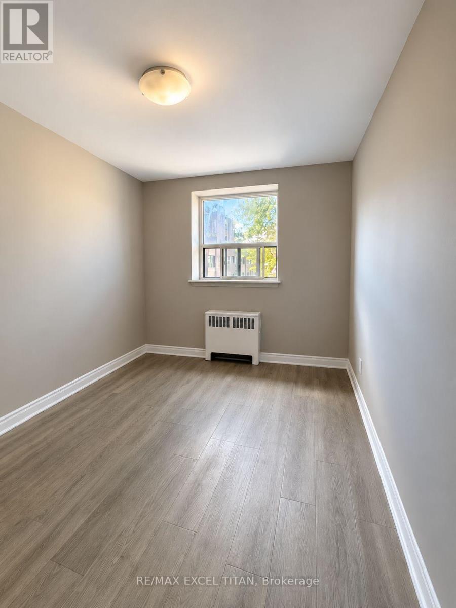 330d - 468 Ottawa Street Property Photo 9