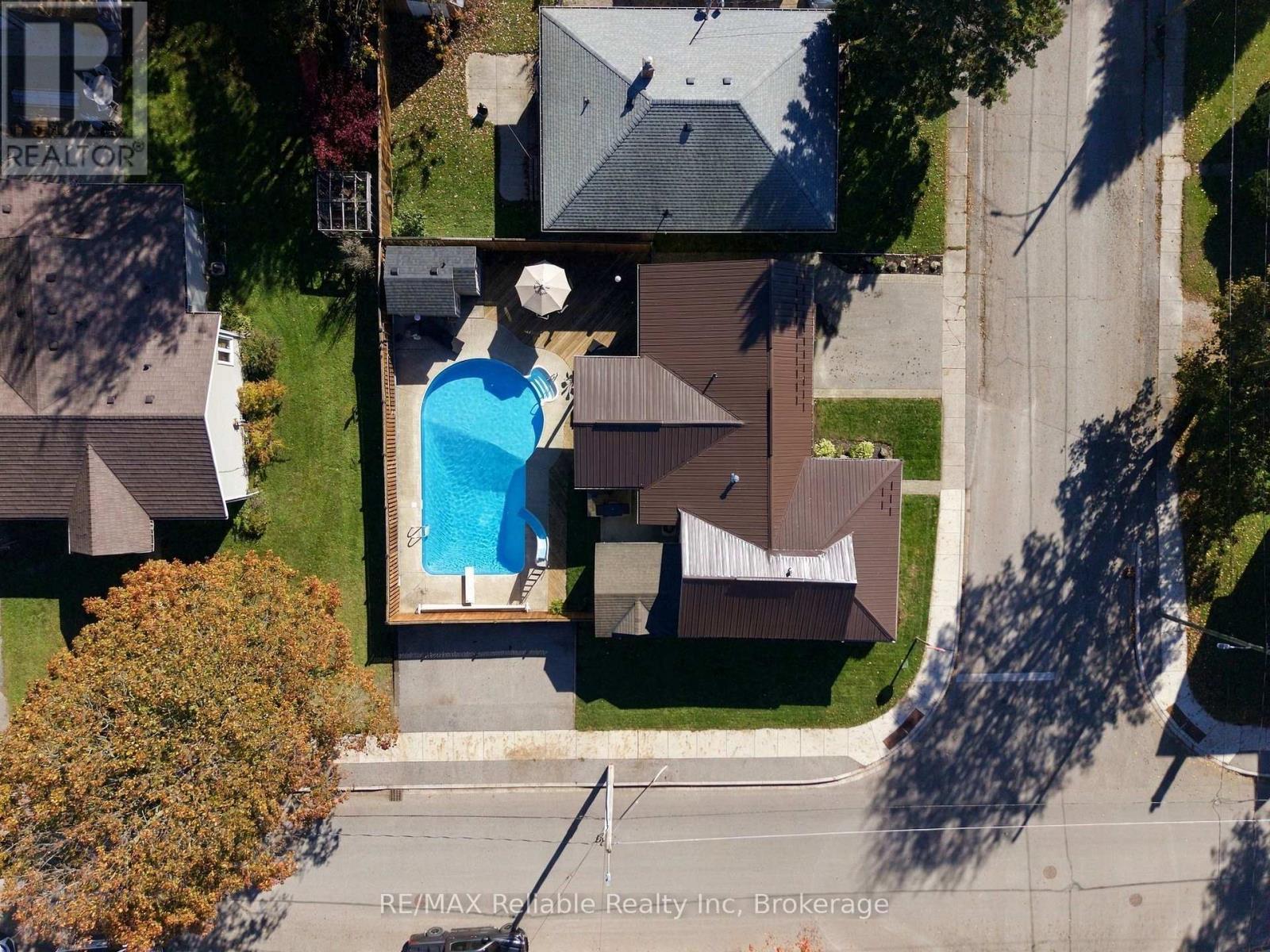 181 Maple Street Property Photo 4