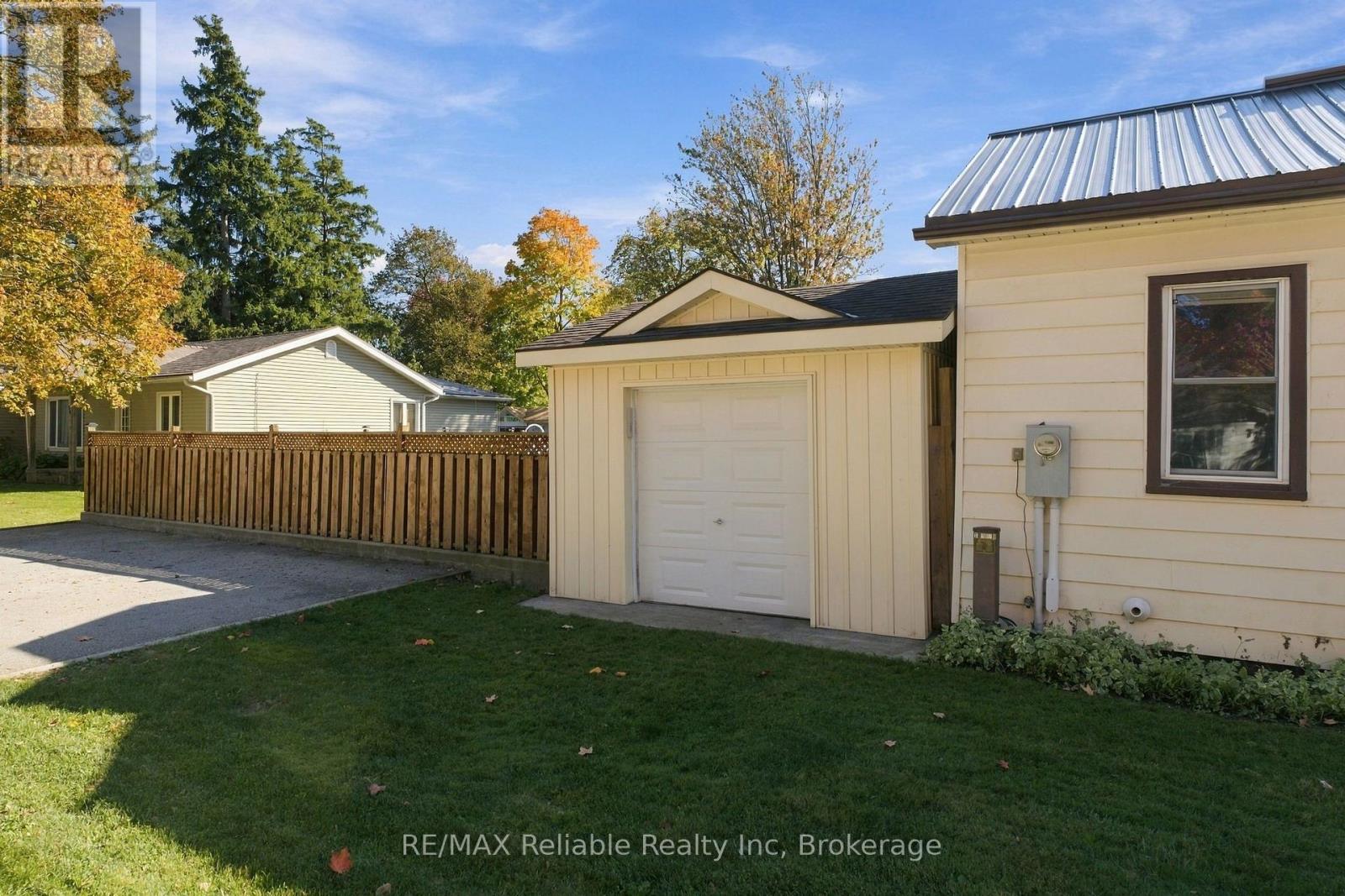 181 Maple Street Property Photo 6