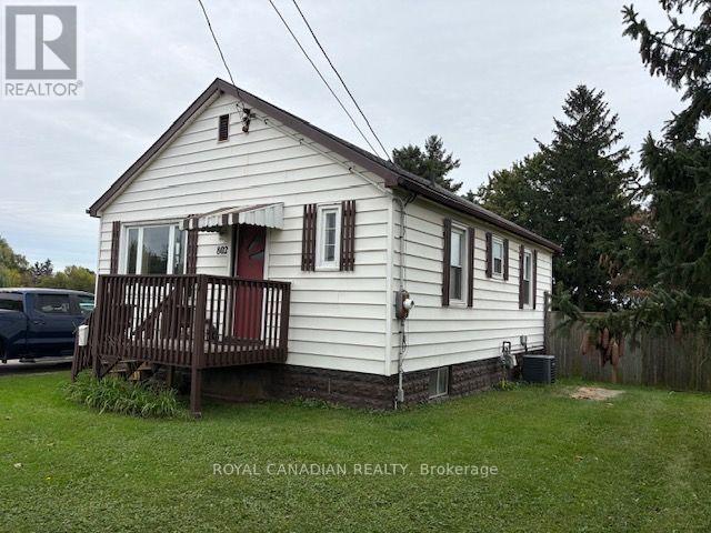 802 Highway 6 Property Photo 2