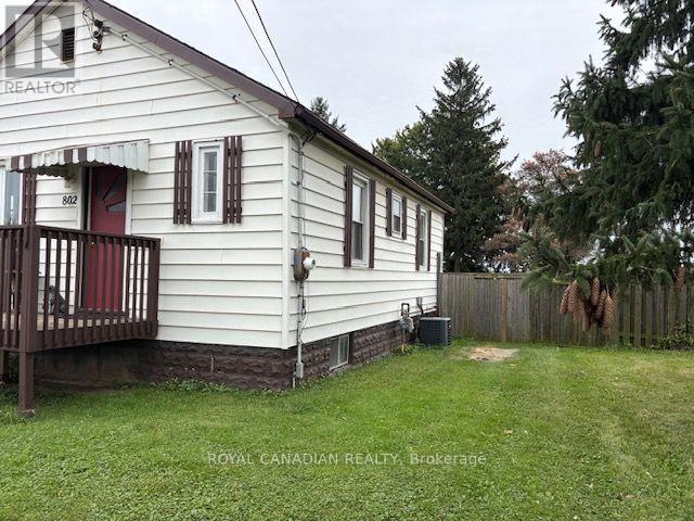 802 Highway 6 Property Photo 3
