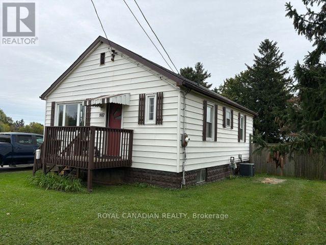 802 Highway 6 Property Photo 4