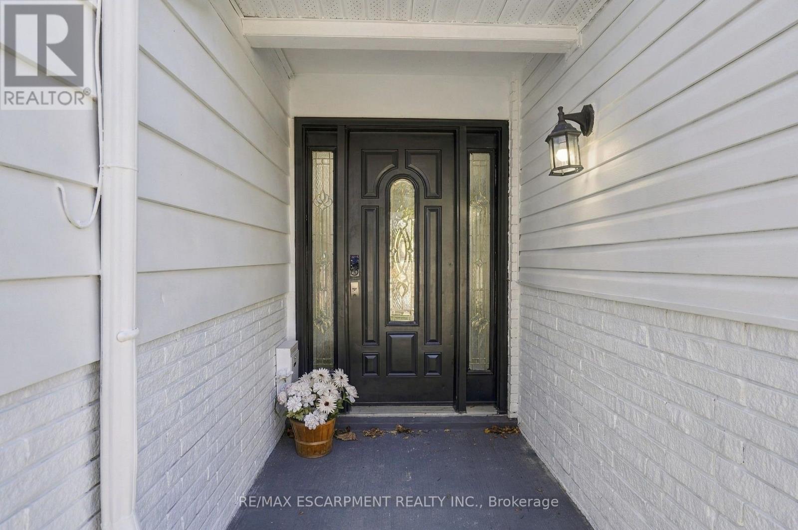 84 Elgar Avenue Property Photo 3