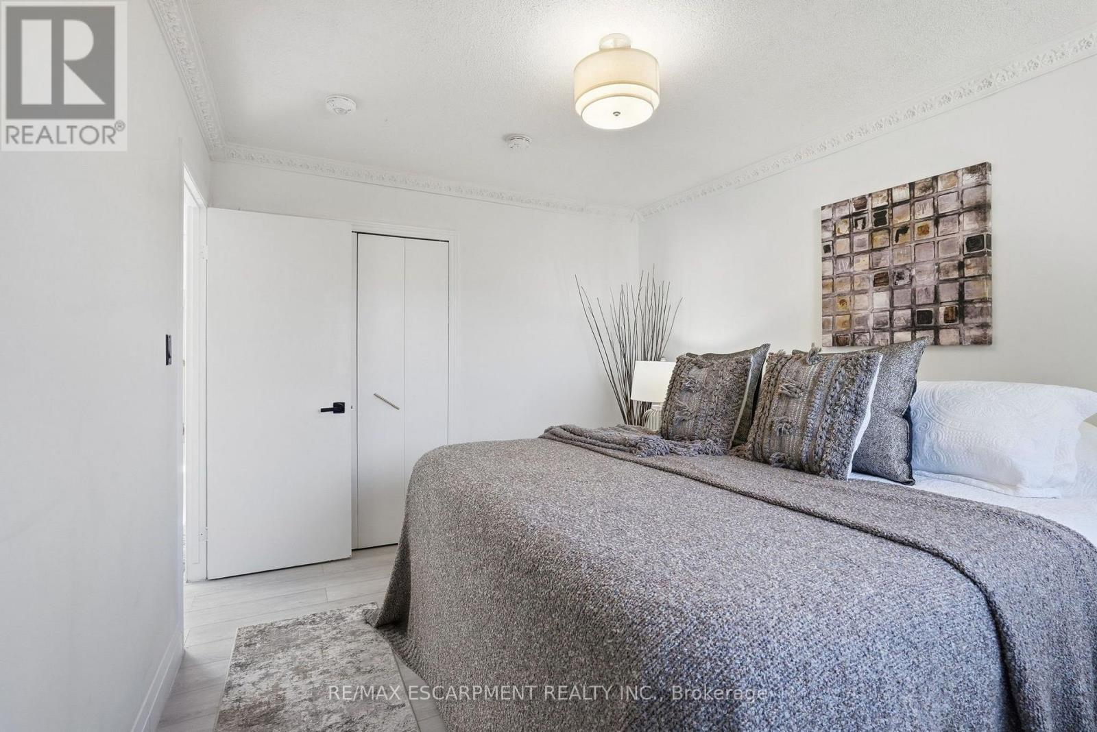 84 Elgar Avenue Property Photo 15