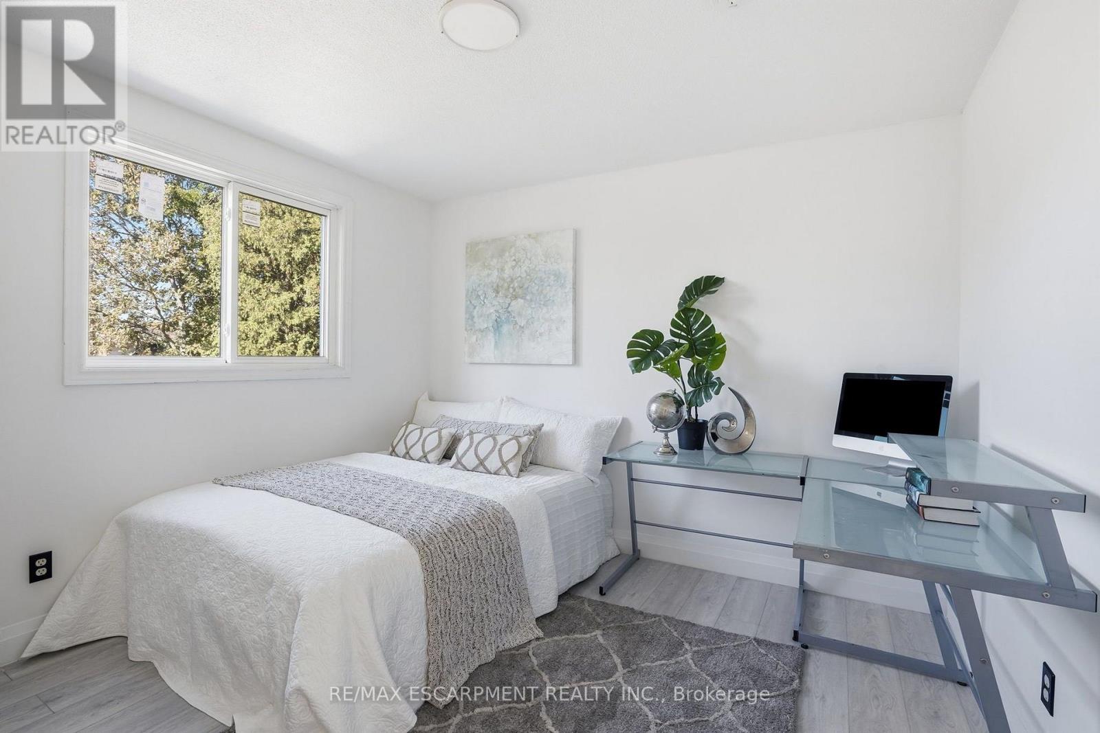 84 Elgar Avenue Property Photo 16