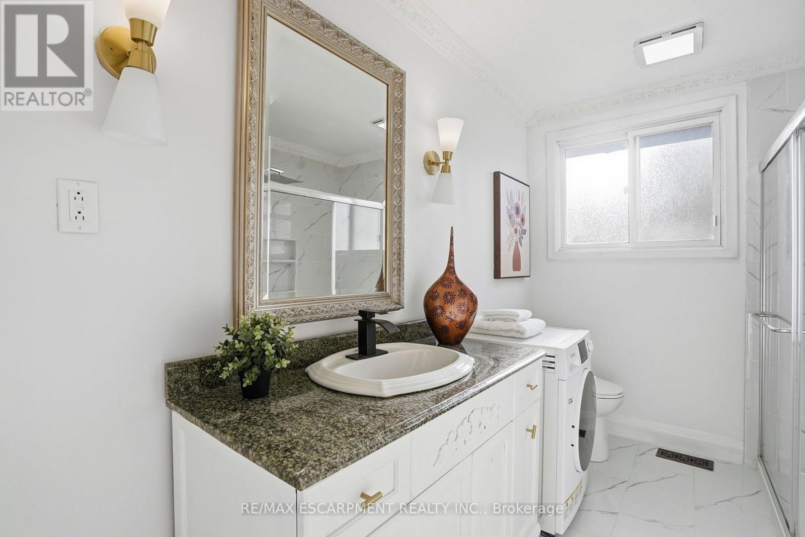 84 Elgar Avenue Property Photo 19