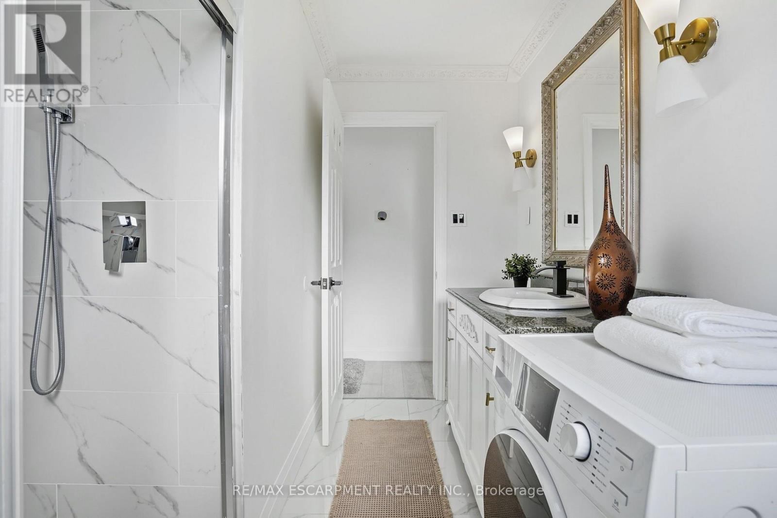 84 Elgar Avenue Property Photo 20