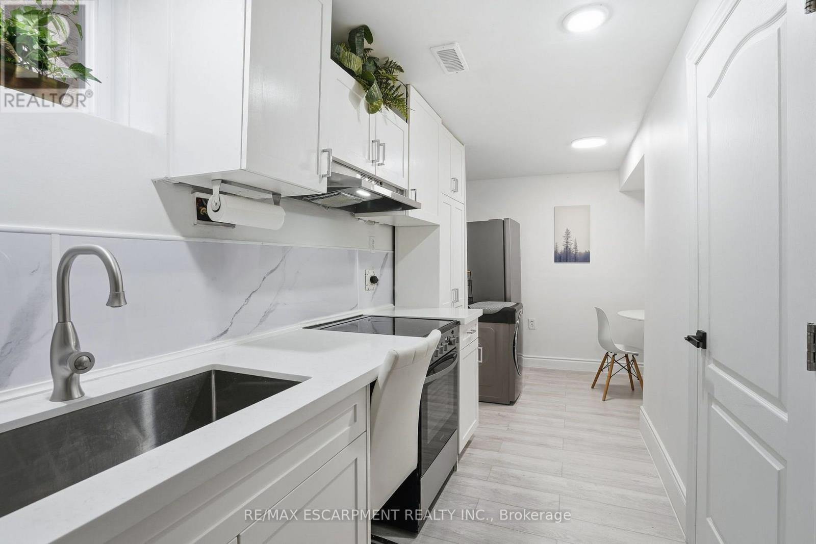 84 Elgar Avenue Property Photo 29