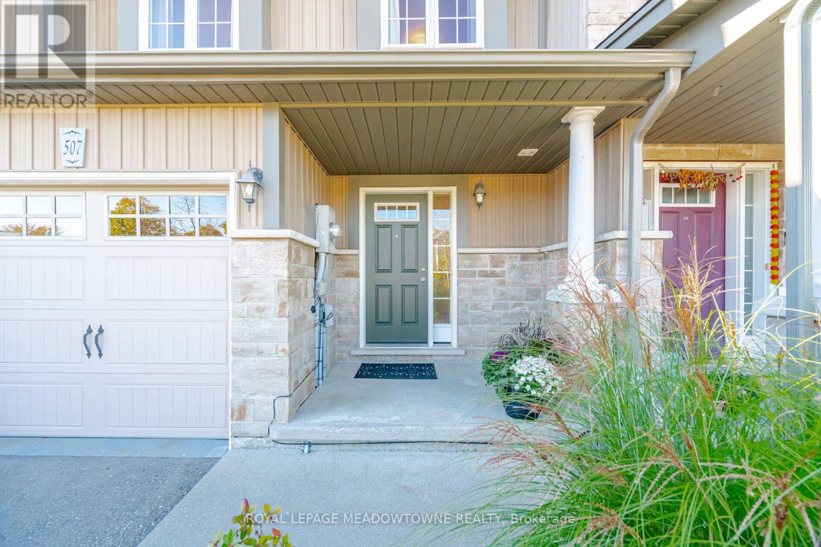 507 Windflower Crescent Property Photo 4