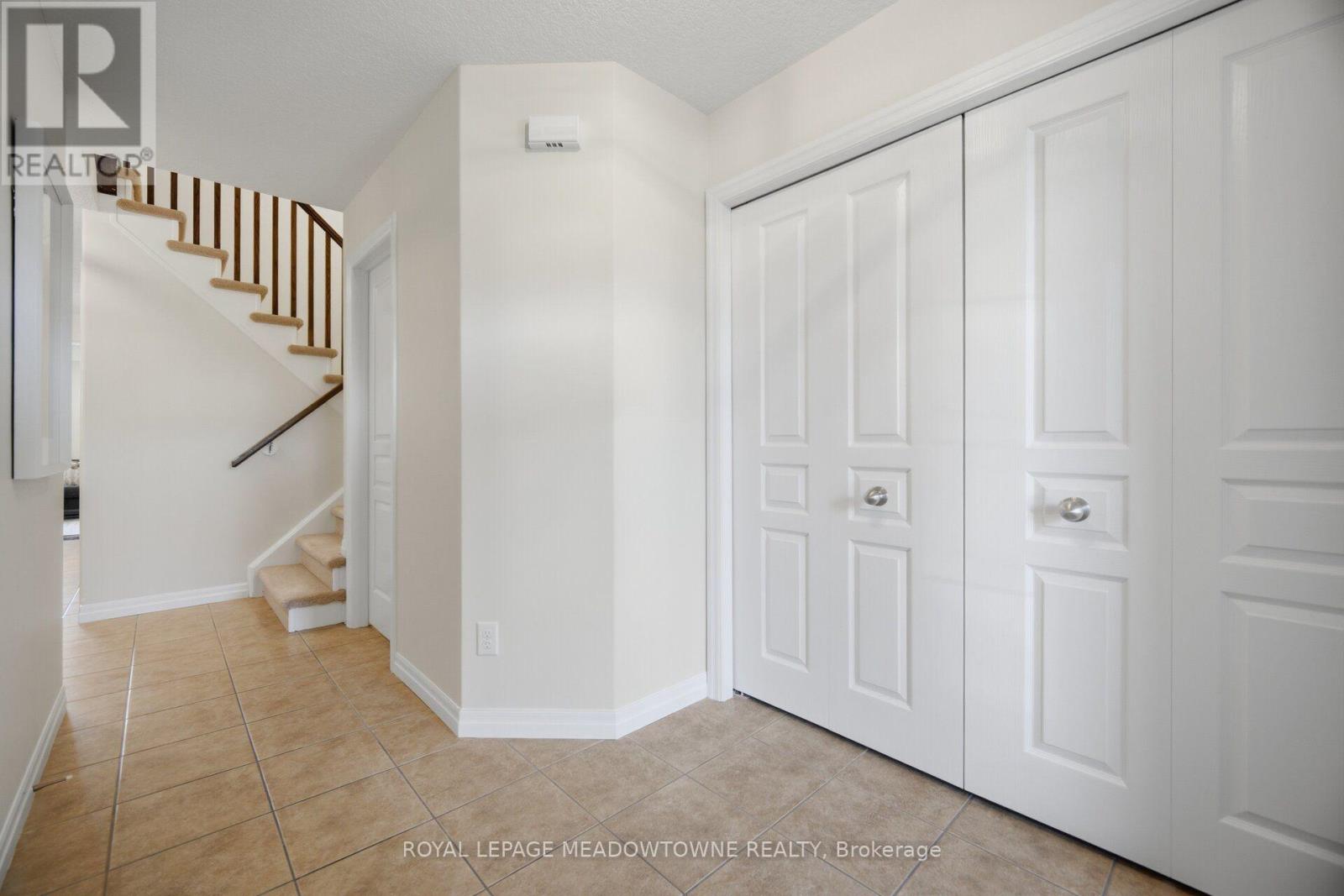 507 Windflower Crescent Property Photo 7