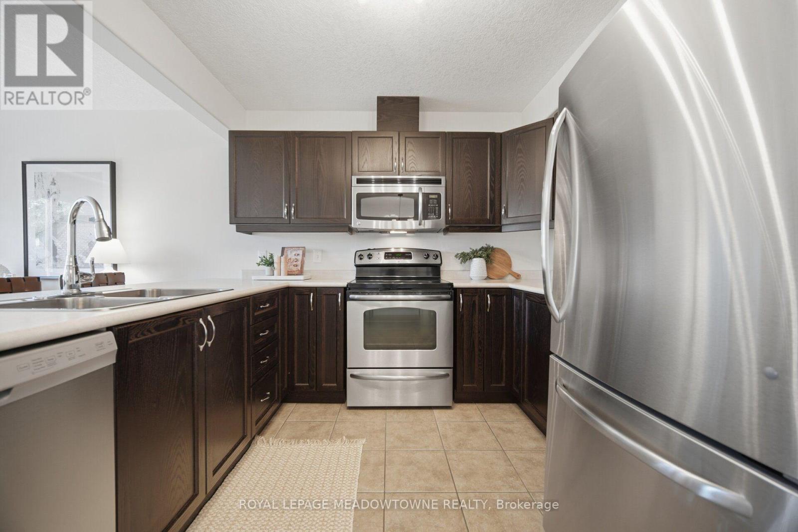 507 Windflower Crescent Property Photo 12