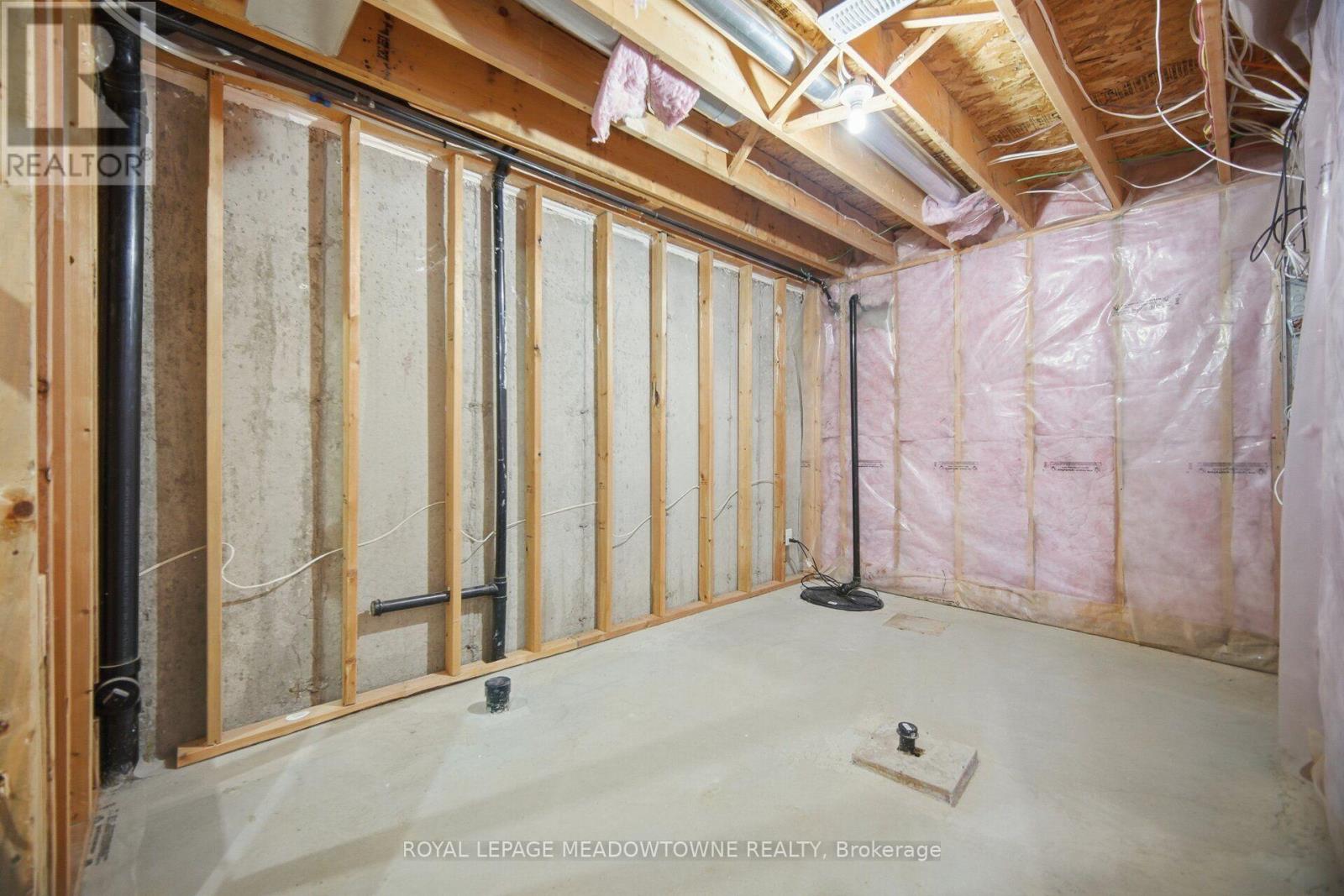 507 Windflower Crescent Property Photo 44