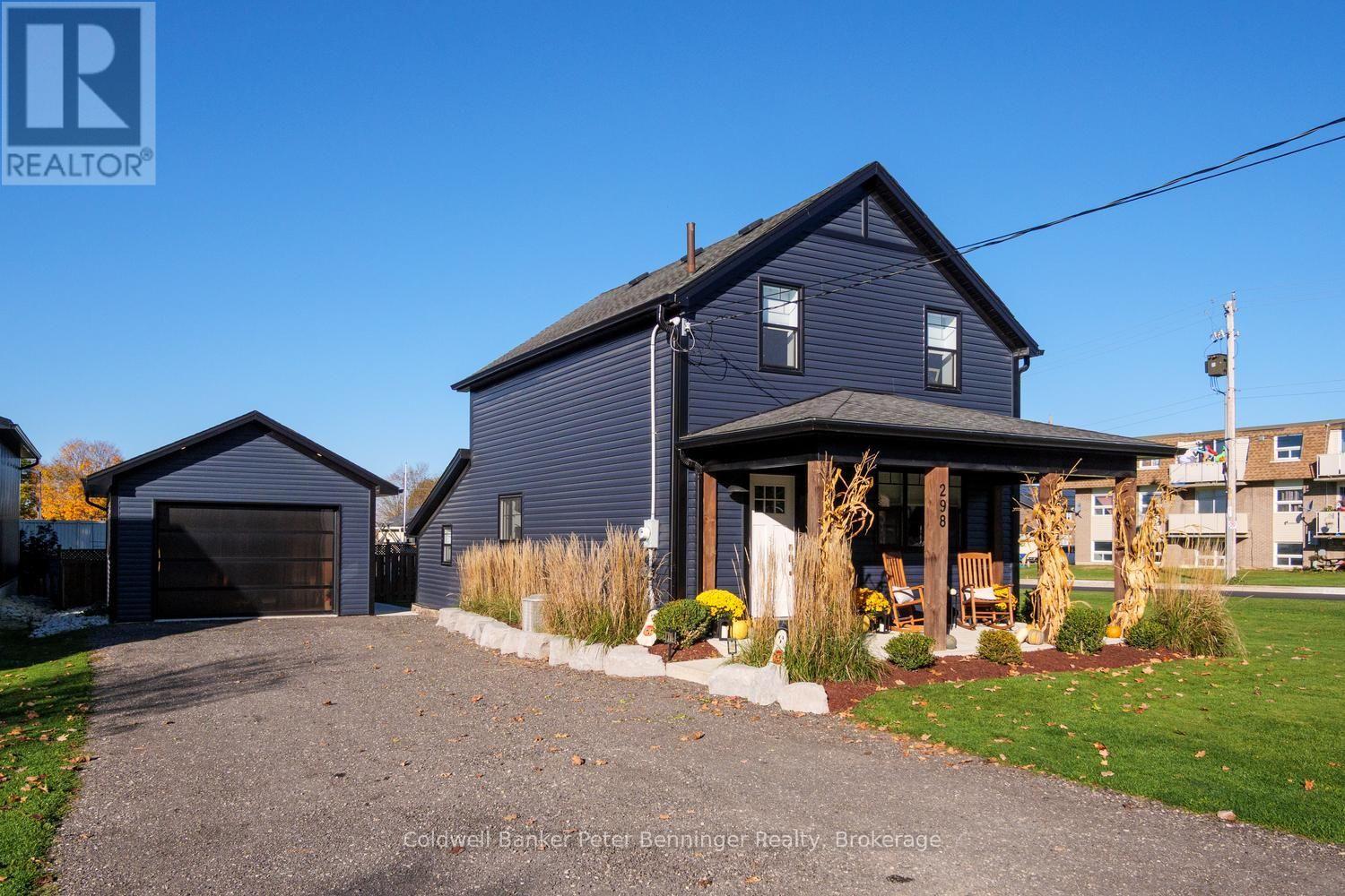 298 Countess Street N Property Photo 4