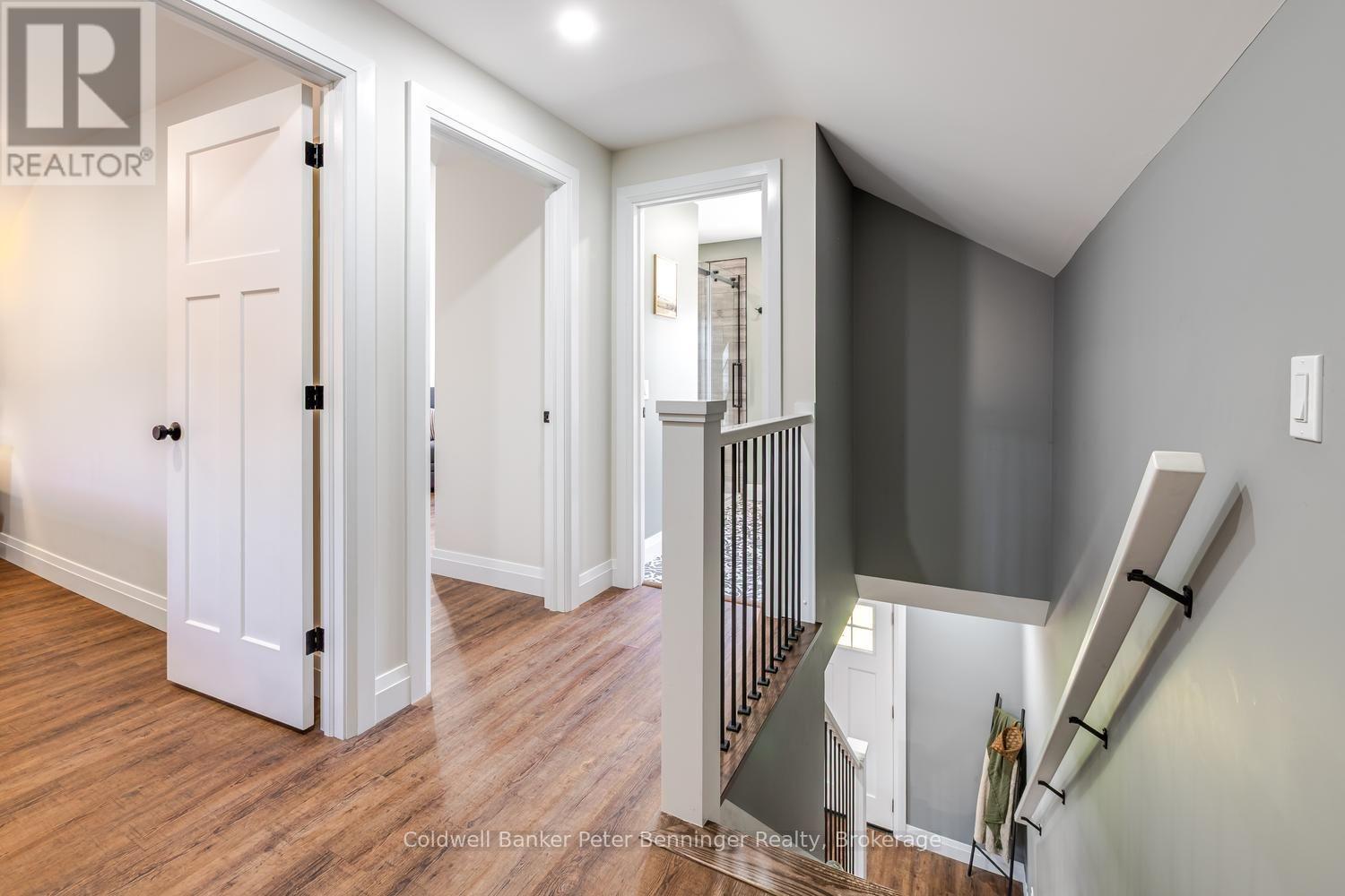 298 Countess Street N Property Photo 31