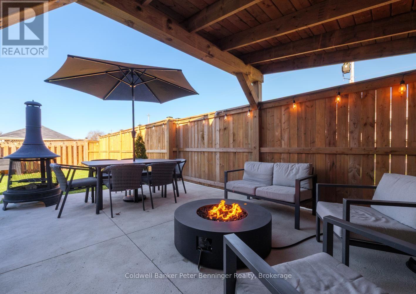 298 Countess Street N Property Photo 41